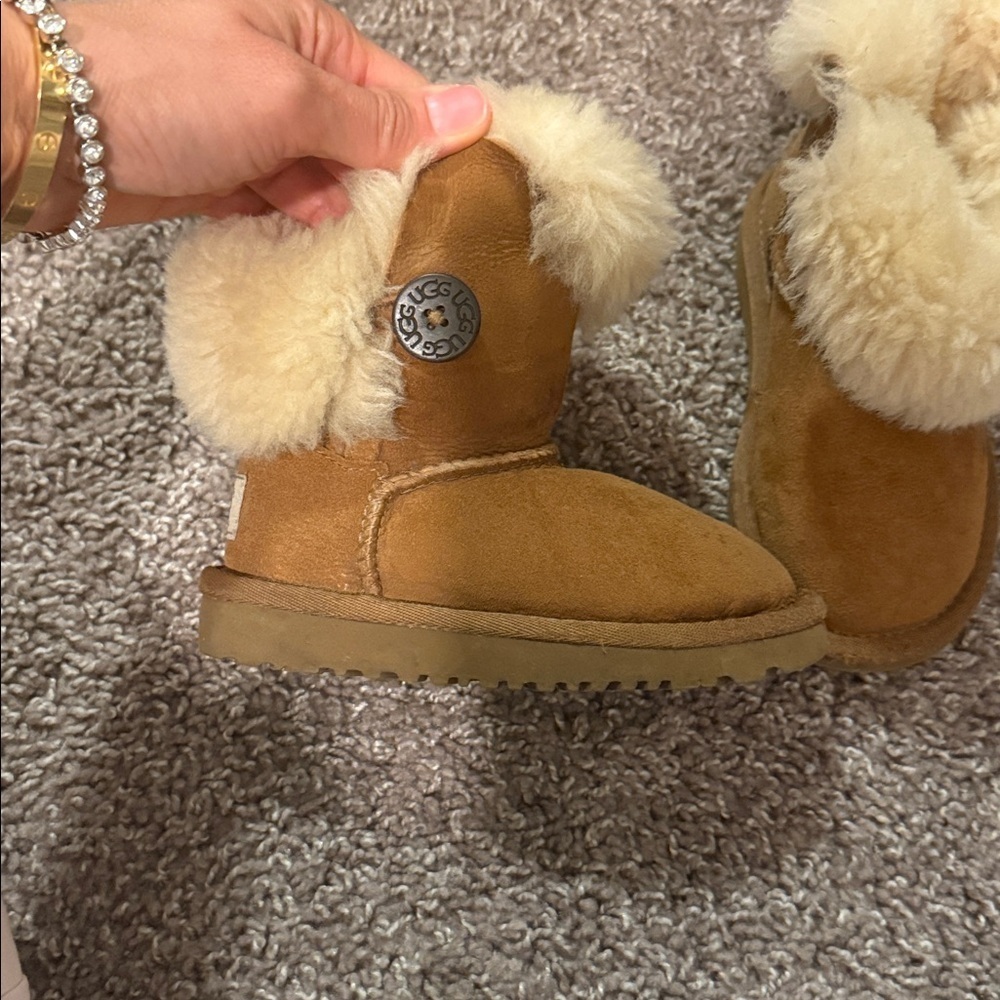 Kids ugg boots - Picture 2 of 4